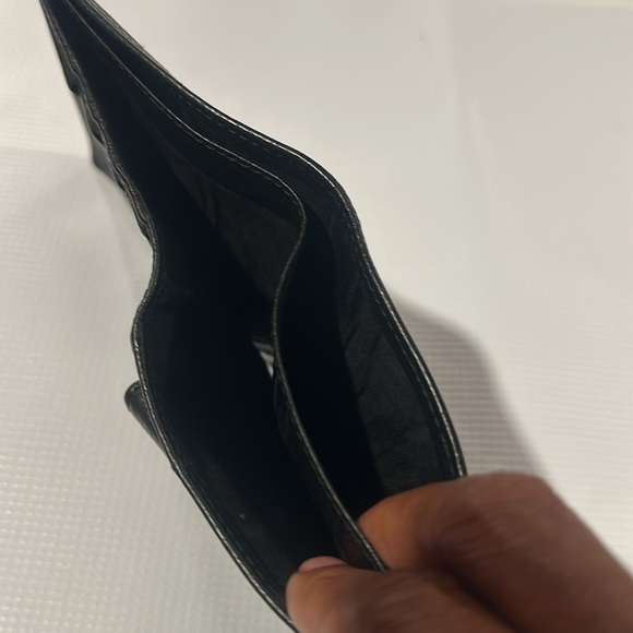 Gucci wallet preloved - Picture 3 of 7